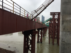 簡州大橋施工期龍門吊、臨時棧橋結構安全自動化監測